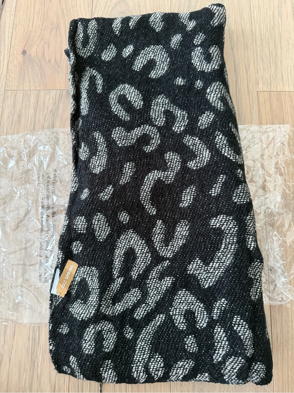CALL IT SPRING Black & Cream Leopard Knit Scarf